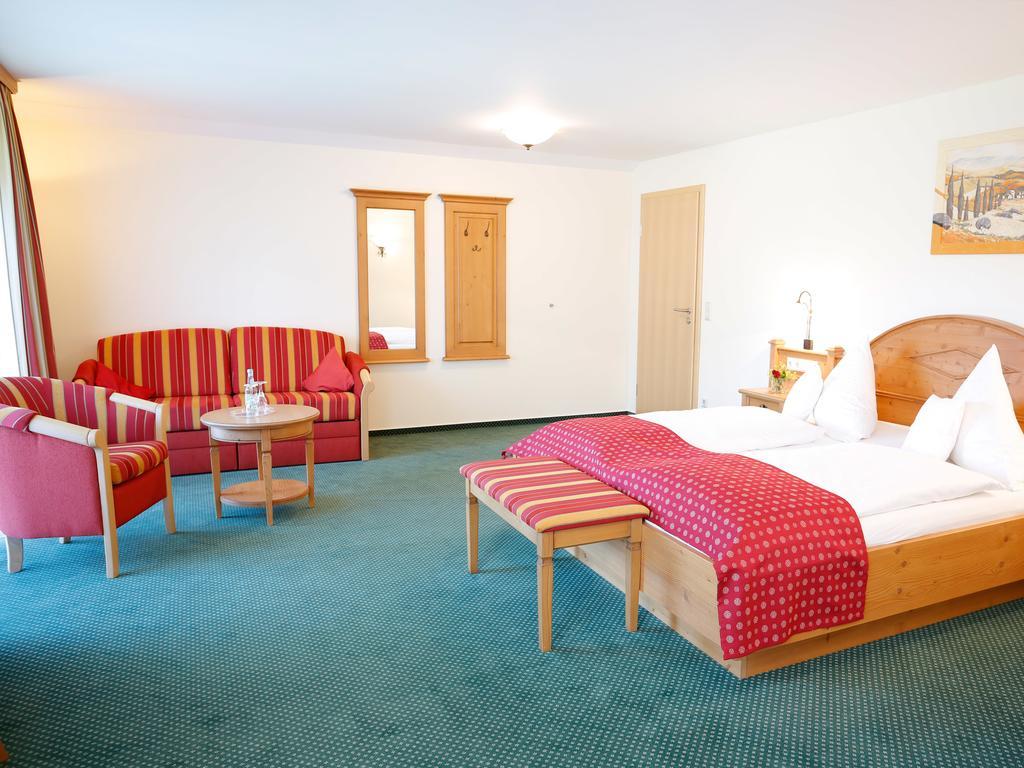Landhotel Mohren Шварценбах Экстерьер фото
