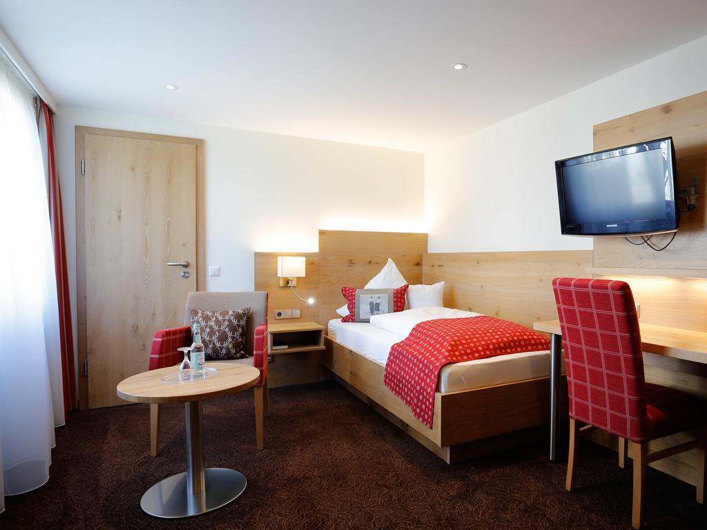 Landhotel Mohren Шварценбах Экстерьер фото