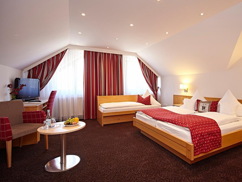 Landhotel Mohren Шварценбах Экстерьер фото