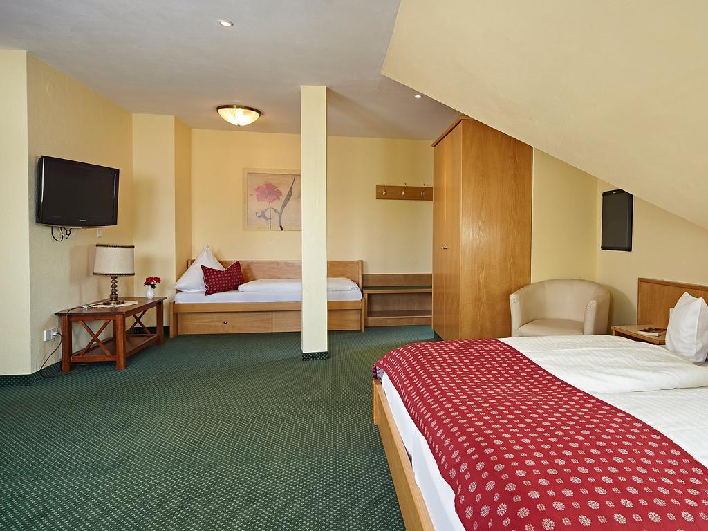 Landhotel Mohren Шварценбах Экстерьер фото